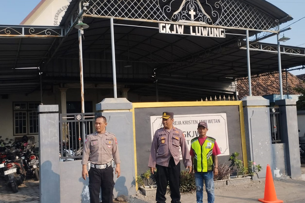 Polresta Sidoarjo dan jajarannya menyebar sejumlah personel di beberapa gereja yang melakukan ibadah Kenaikan Yesus Kristus, Kamis, 9 Mei 2024.