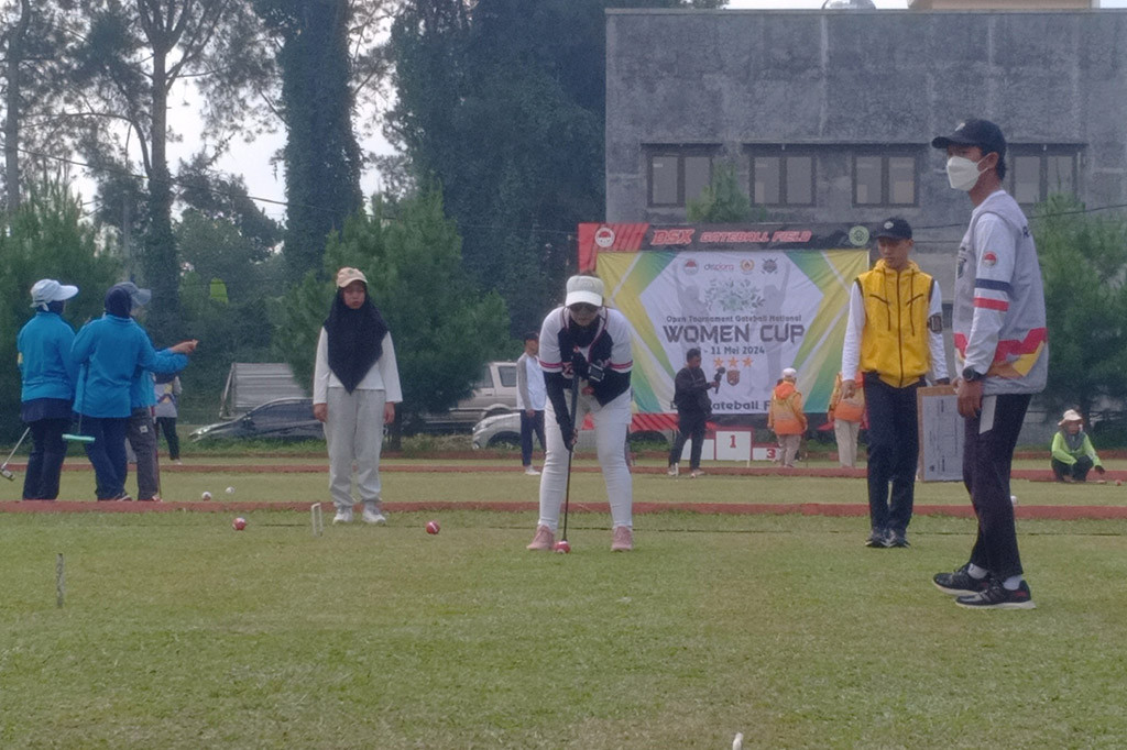 Dalam upaya mendorong gaya hidup aktif dan sehat, sebuah turnamen gateball yang diikuti puluhan tim diselenggarakan di lapangan GSX Gateball Field Lembang, Kabupaten Bandung Barat.