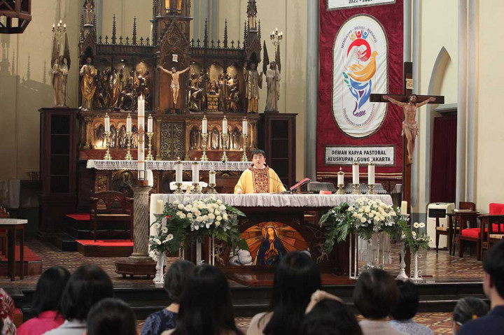 Dia mengimbau kepada masyarakat yang hendak mengikuti misa di Gereja Katedral agar datang lebih awal, yakni sekitar satu jam sebelum misa dimulai.