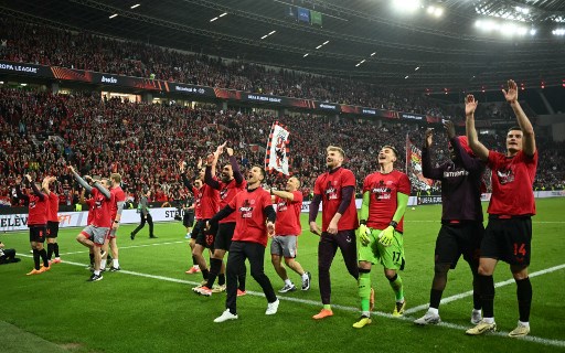 Bayer Leverkusen lolos ke final Liga Europa setelah bermain imbang 2-2 melawan AS Roma, di Leverkusen, Jumat, 10 Mei 2024 dini hari WIB. Leverkusen melaju ke partai puncak berkat menang Agregat 4-2.