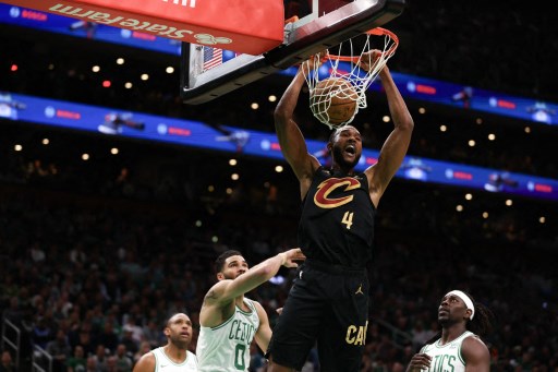 Evan Mobley menambahkan 21 poin serta 10 rebound untuk Cavs. Caris Levert menyumbang 21 poin, Darius Garland 14 poin, dan Max Strus bersama Isaac Okoro sama-sama menambahkan 12 angka.