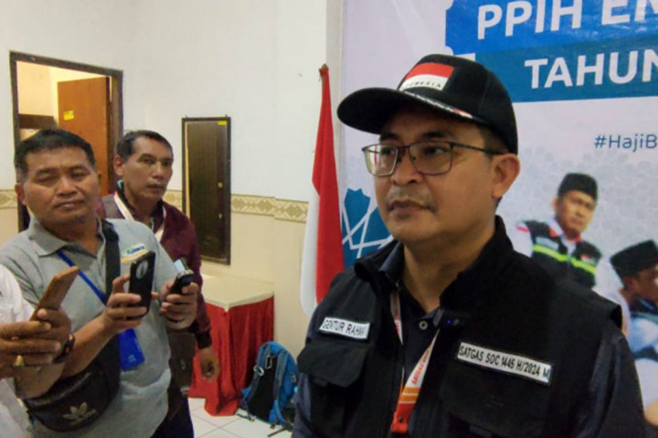Menurut Jubir Embarkasi Haji Donohidan, Gentur Rachma Indriardi, rombongan jemaah dari Temanggung Kloter I datang jam 10.00 Wib, terdiri 355 orang dan 5 petugas.