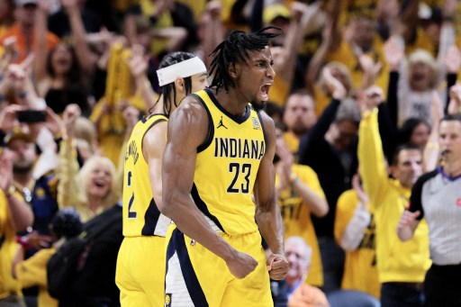 Indiana Pacers mengejar ketertinggalan dari lawannya New York Knicks dengan menang 111-106 dalam laga ketiga babak semifinal NBA Wilayah Timur, di Gainbridge Fieldhouse Indianapolis Indiana, Sabtu, 11 Mei 2024. Hasil tersebut membuat kedudukan 2-1 untuk Knicks.