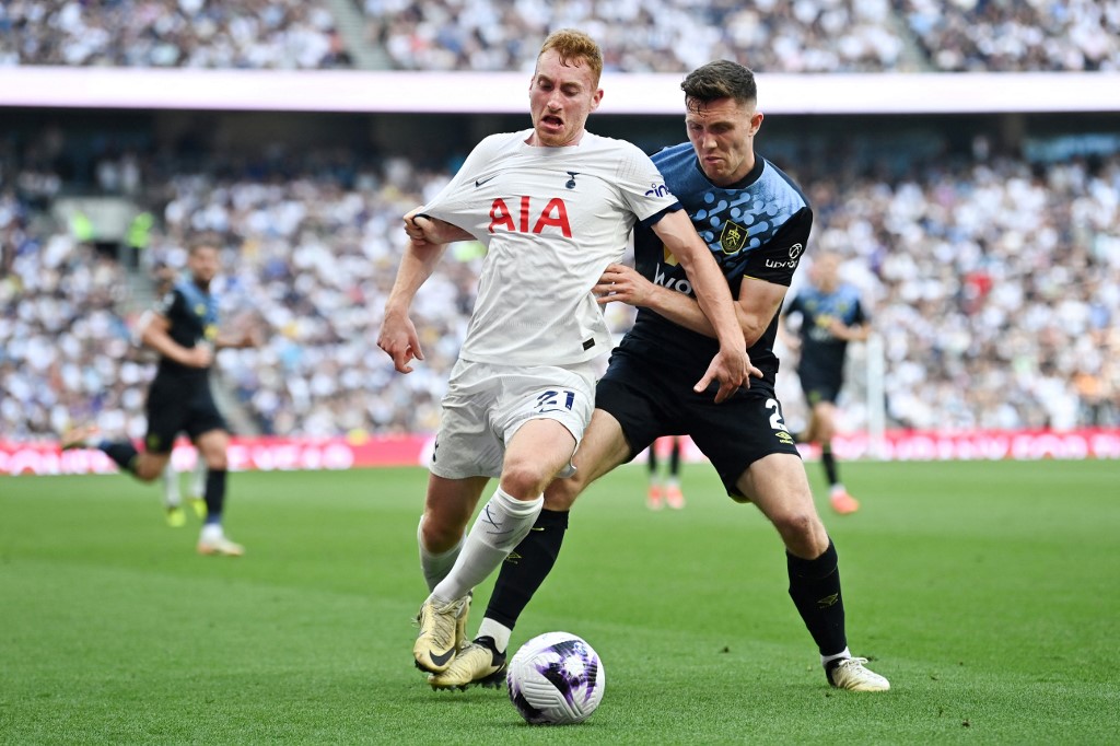 Burnley dipastikan terdegradasi dari kasta tertinggi Liga Inggris setelah takluk dari Tottenham Hotspur dengan skor 1-2 pada pekan ke-37 di Stadion Tottenham Hotspur, London, Sabtu, 11 Mei 2024.