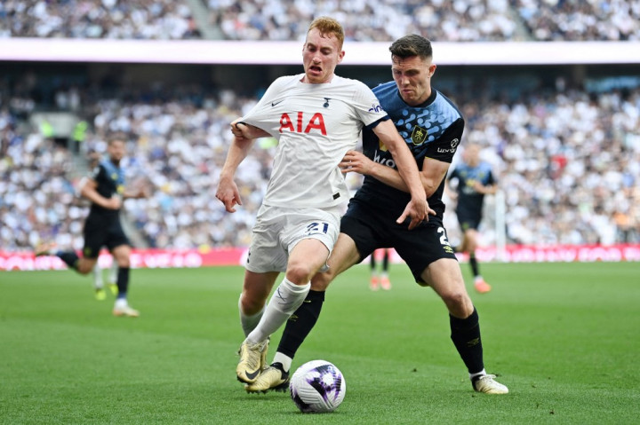 Burnley dipastikan terdegradasi dari kasta tertinggi Liga Inggris setelah takluk dari Tottenham Hotspur dengan skor 1-2 pada pekan ke-37 di Stadion Tottenham Hotspur, London, Sabtu, 11 Mei 2024.