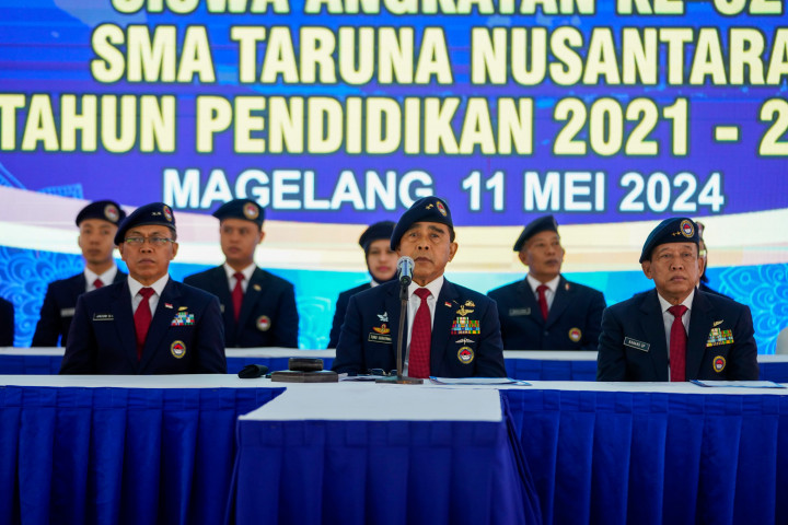 Sebanyak 326 alumni siswa SMA Taruna Nusantara Angkatan XXXII menjalani prosesi Prasetia Alumni dan Pelepasan untuk dikembalikan kepada masing-masing orang tua siswa. 