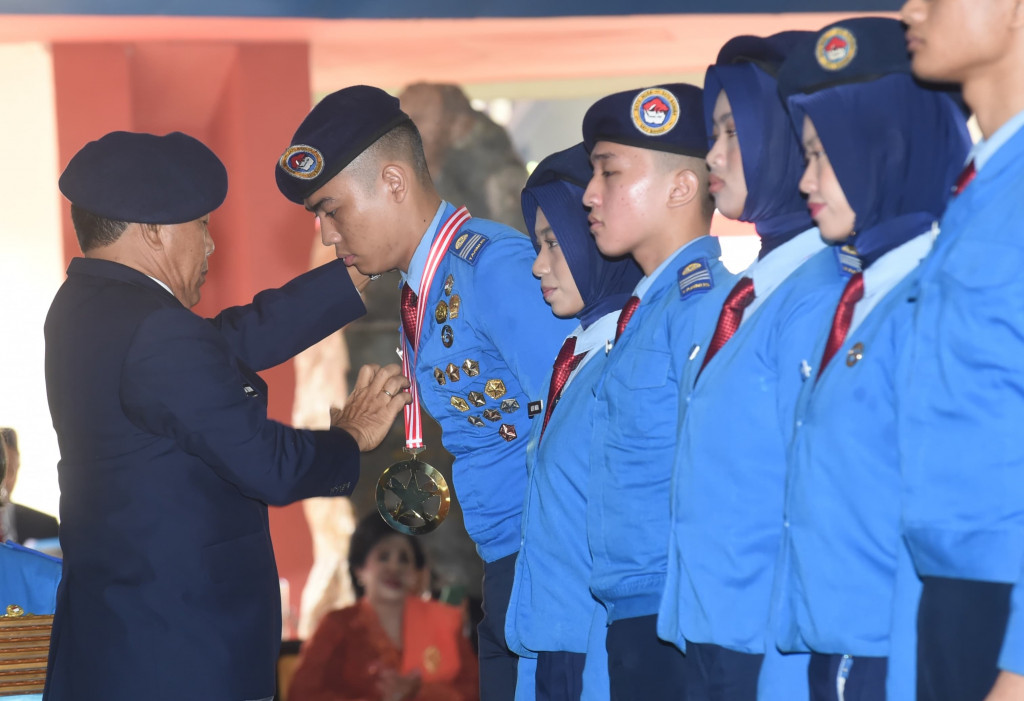 Prosesi Prasetia Alumni dan Pelepasan Alumni siswa Angkatan XXXII SMA Taruna Nusantara Tahun Pendidikan 2021-2024 lanjut Brigjen Kristomei dibuka oleh Kepala Sekolah SMA Taruna Nusantara, Mayjen TNI (Purn) Tono Suratman yang dilanjutkan dengan Laporan Wakil Kepala Sekolah Bidang Pendidikan yang digelar di Balairung Pancasila, SMA Taruna Nusantara, Magelang, Sabtu, 11 Mei 2024.