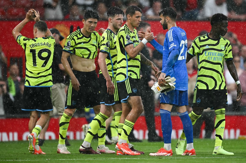 Sementara itu, tiga tiket Liga Champions sudah digenggam oleh Arsenal, Manchester City dan Liverpool, sedangkan satu tiket lainnya tengah diperebutkan antara Tottenham Hotspur serta Aston Villa.