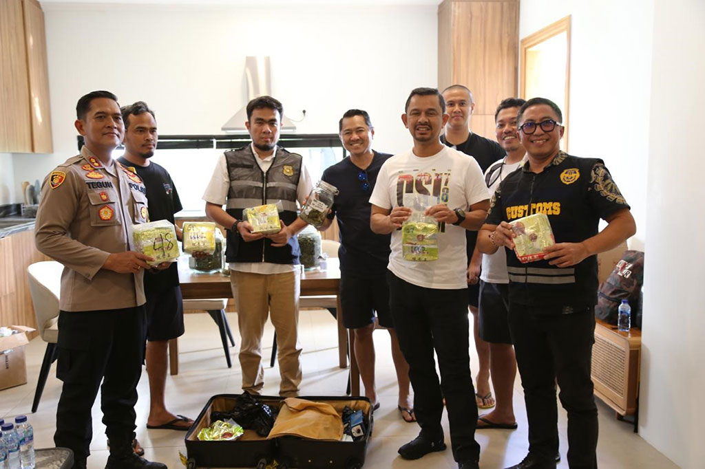 Pengungkapan terhadap seluruh barang bukti yang telah disita tersebut dapat menyelamatkan sebanyak 821.938 jiwa dari penyalahgunaan narkoba. 