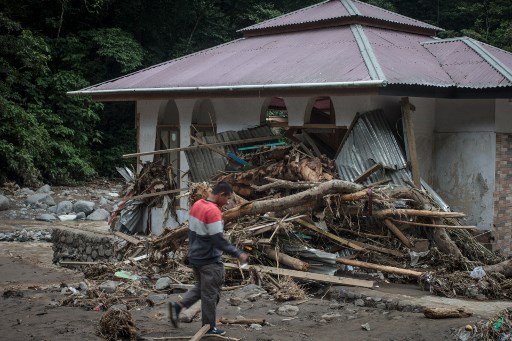 Dengan penambahan korban jiwa tersebut SAR juga memperbaharui jumlah korban yang belum ditemukan yakni 15 orang. Rinciannya 12 di Kabupaten Tanah Datar dan tiga orang di Kabupaten Agam.
