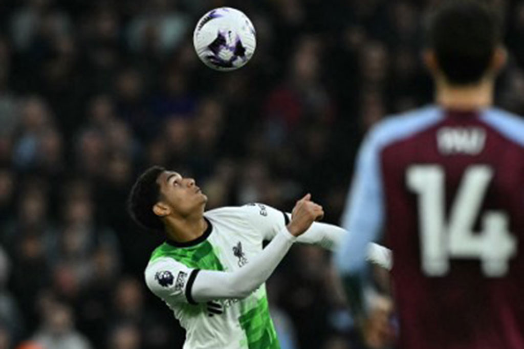Liverpool menambah keunggulan menjadi 3-1 pada awal babak kedua melalui gol bek muda Jarell Amorin Quansah. Bola tendangan bebas Elliott dari sisi kiri disundul Quansah ke pojok kanan atas gawang Martinez.