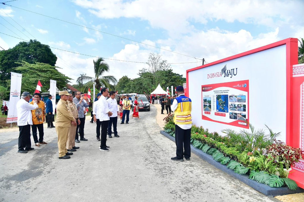 Lebih lanjut, Kepala Negara mengungkapkan bahwa pembangunan dan perbaikan infrastruktur ini merupakan bagian dari komitmen pemerintah untuk mempercepat mobilitas orang maupun logistik dan meningkatkan kualitas hidup masyarakat.