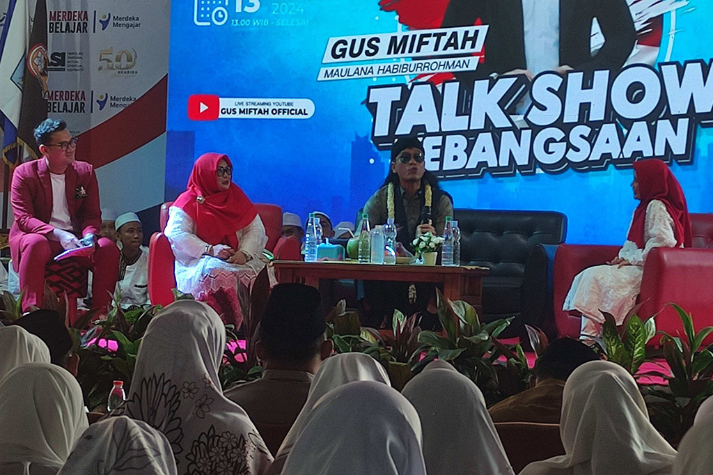 Mubaligh Miftah Maulana Habiburrahman atau akrab dikenal Gus Miftah mengingatkan pentingnya dialog kebangsaan untuk menepis bahaya paham radikalisme, terutama yang menyasar pelajar. Sikap waspada harus tetap ada, apalagi ada penelitian dua tahun lalu yang menyebutkan 30 persen pelajar di Jawa Timur terpapar paham radikalisme.