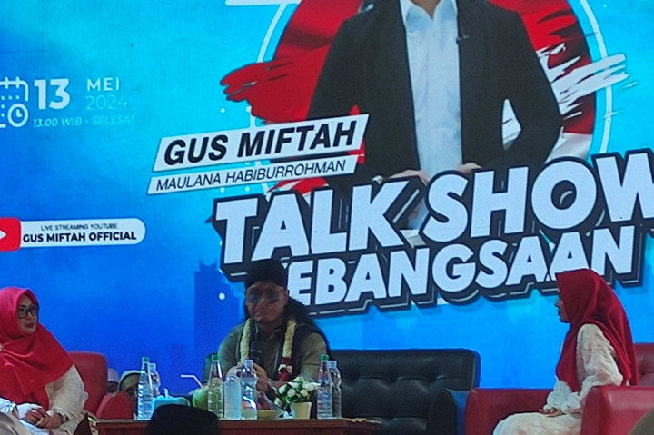 Pimpinan Pondok Pesantren Ora Aji Sleman itu mengatakan hal tersebut, saat Talk Show Kebangsaan di sebuah sekolah SMK, di Kecamatan Krian Kabupaten Sidoarjo, pada Senin, 13 Mei 2024. Dalam talkshow Kebangsaan itu, Gus Miftah meminta pelajar untuk bangga dengan budaya atau kearifan lokal yang dimiliki bangsa ini.