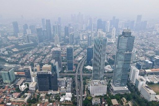 Kualitas udara di DKI Jakarta, berdasarkan data situs pemantau kualitas udara IQAir pada Rabu, 15 Mei 2024 pagi, menjadi yang terburuk ketiga di dunia.