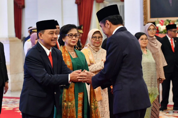 “Saya bersumpah akan memenuhi kewajiban saya sebagai anggota LPSK dengan sebaik-baiknya dan seadil-adilnya. Saya bersumpah/berjanji bahwa saya untuk melakukan atau tidak melakukan sesuatu dalam jabatan ini tidak sekali-kali akan menerima langsung atau tidak langsung dari siapapun suatu janji atau pemberian,” lanjutnya.