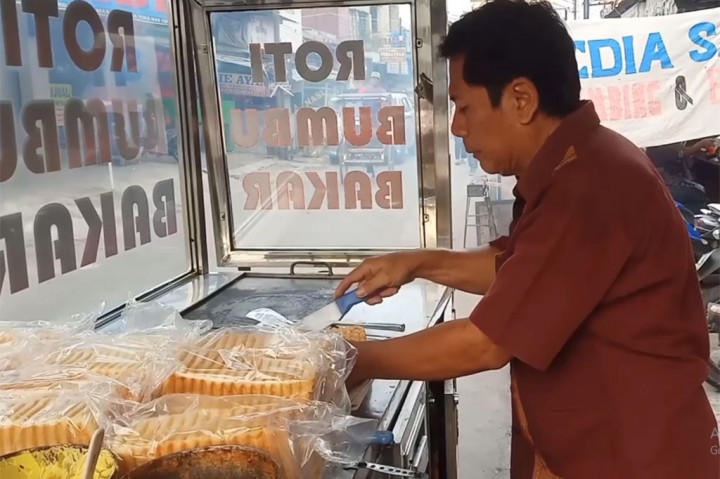 Beginilah keseharian sepasang suami istri asal Desa Liangjulang, Kecamatan Kadipaten, Majalengka, Jawa Barat yang akan menunaikan ibadah haji di akhir Mei pada kloter 20 kjt.