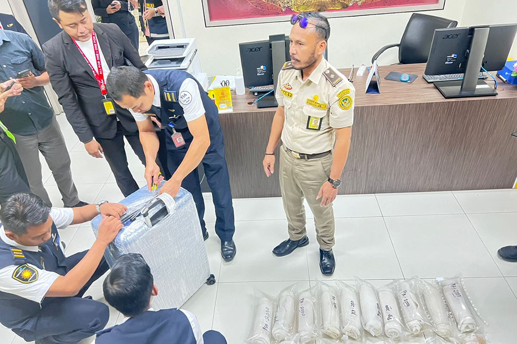 Balai Karantina Hewan, Ikan dan Tumbuhan (BKHIT) Daerah Istimewa Yogyakarta bersama Aviation Security (Avsec) Bandara Internasional Yogyakarta atau YIA (Yogyakarta International Airport) menggagalkan upaya penyelundupan 80.000 ekor benih bening lobster (BBL) tujuan Kuala Lumpur, Malaysia, Selasa, 14 Mei 2024 pukul 17.30 WIB.