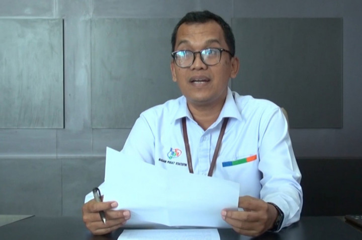 Kepala BPS Aceh Ahmad Riswan Nasution menjelaskan, penduduk usia kerja di Aceh per Februari 2024 tercatat sebanyak 4,05 juta orang, di mana angka itu mengalami kenaikan 61,74 ribu orang dibandingkan Februari tahun lalu.