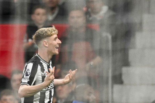 Anthony Gordon kemudian berhasil menyamakan kedudukan untuk Newcastle pada menit ke-49 setelah menerima umpan silang Jacob Murphy.