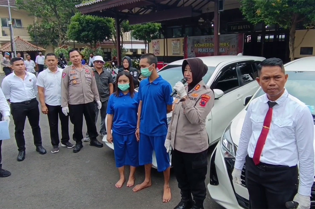 Tidak tanggung-tanggung, dalam kurun waktu satu tahun total 60 unit mobil yang berhasil digelapkan oleh pasangan suami istri asal Kecamatan Bringin, Kabupaten Semarang ini.