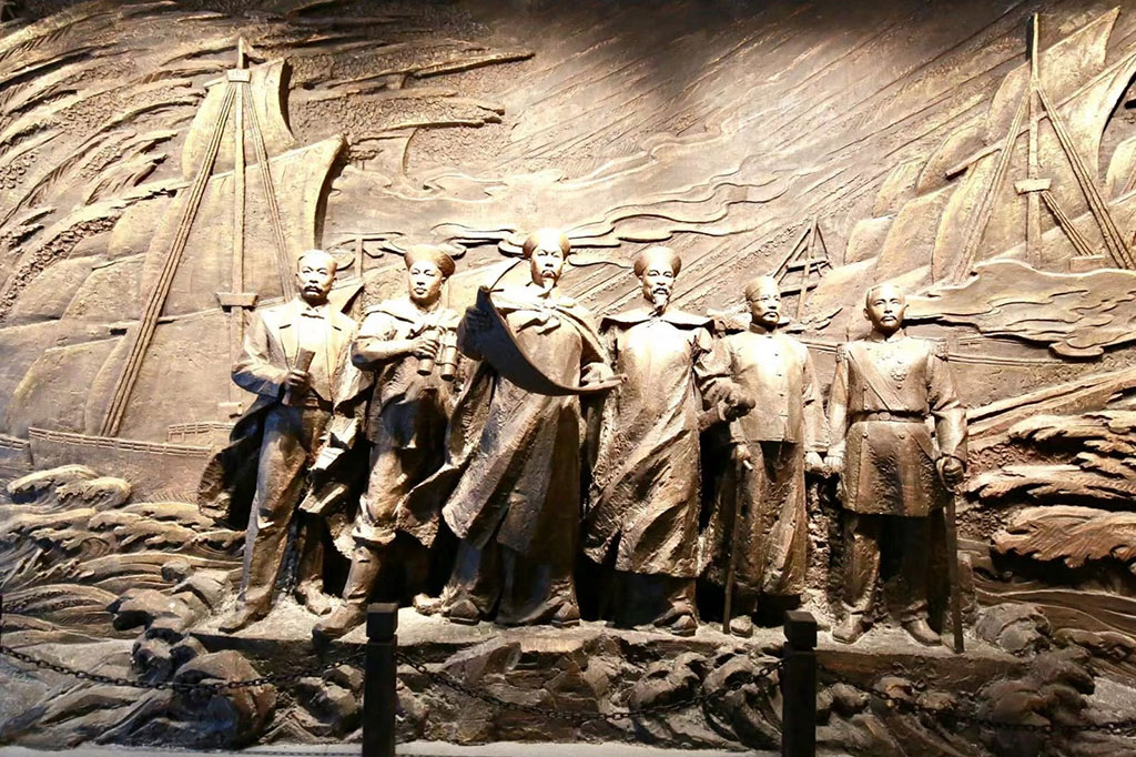 Selain museum, rombongan juga mengunjungi bangunan-bangunan industri penting di Kota Budaya Perkapalan Tiongkok, seperti perpustakaan perkapalan, bengkel mesin, rumah lukisan, pabrik gulungan besi, dan lain sebagainya. 