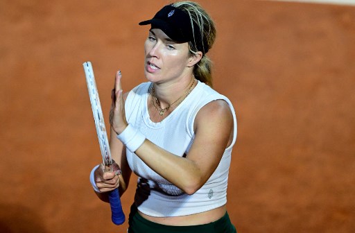 Dia memperpanjang rekor kemenangan beruntun itu melalui perebutan gelar di lapangan tanah liat Charleston Open dan menjalani 15 pertandingan berturut-turut sebelum kalah dari peringkat dua dunia Sabalenka dalam tiga set di babak keempat Madrid Open.