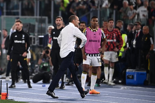 Pelatih Juventus Massimiliano Allegri diskors dua pertandingan di Piala Italia setelah diganjar kartu merah karena mengamuk saat timnya mengalahkan Atlanta di laga final.
