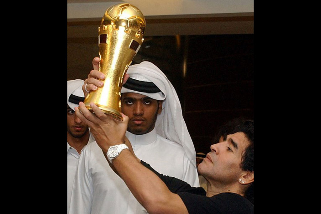 Mantan pemain timnas Argentina era 1970-an Ossie Ardiles mengenang Piala Golden Ball itu sebagai simbol puncak karir sepak bola Maradona.