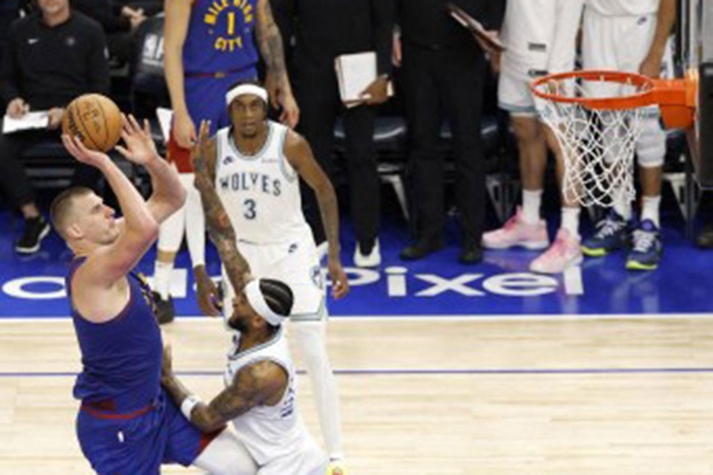 Peraih gelar MVP NBA 2024 Nikola Jokic tak bisa mencetak tripoin dari empat upaya tembakan jarak jauh. Jamal Murray yang selalu menjadi bintang dalam laga playoff Nuggets ditahan dengan akurasi tembakan hanya 22,2 persen, empat masuk dari 18 percobaan. Tembakan tripoinnya pun hanya dua dari tujuh upaya, atau akurasi 28,6 persen.