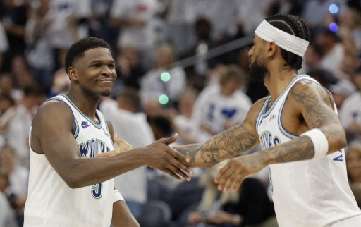 Timberwolves kembali menunjukkan bahwa mereka adalah tim dengan pertahanan terbaik di NBA, terbukti juara bertahan NBA itu hanya mampu mencetak 70 poin. Pertahanan bagai tembok dari Timberwolves membuat Nuggets hanya bisa menembak dengan akurasi 30,2 persen dari permainan terbuka, hanya 26 bola masuk dari total 86 percobaan.