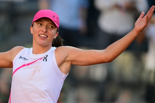 Petenis Polandia Swiatek, pemenang gelar Grand Slam empat kali, mengalahkan unggulan ketiga Gauff untuk ke-10 kalinya dalam 11 pertemuan.