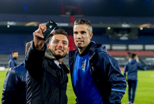 Heerenveen yang berkompetisi di Eredivisie Belanda akan mengumumkan Van Persie sebagai pelatih mereka pada Selasa, 21 Mei 2024 mendatang, dua hari setelah laga penutup musim ini melawan Sparta Rotterdam, di Stadion Sparta pada Sabtu, 19 Mei pukul 19.30 WIB bersama pelatih lama Kees Van Wonderen.