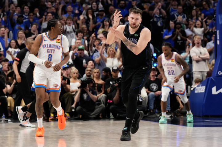 Tapi perlahan Mavericks bisa menemukan momentum dan memangkas ketinggalan pada kuarter ketiga dengan skor 83-90. Pertahanan Mavericks menjadi kunci pada kuarter keempat untuk menjinakkan Thunder dengan skor 117-116.