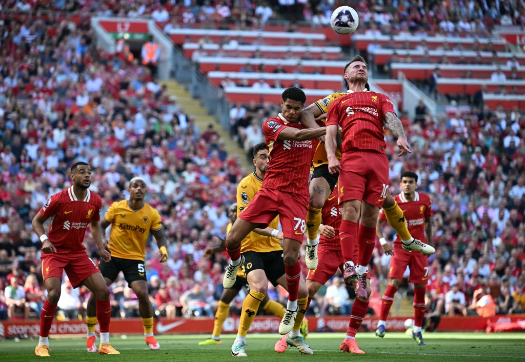 Liverpool bisa membuka skor pada menit ke-34. Umpan silang Harvey Elliott sukses disundul Mac Allister yang berlari masuk tengah kotak penalti. Skor menjadi 1-0.