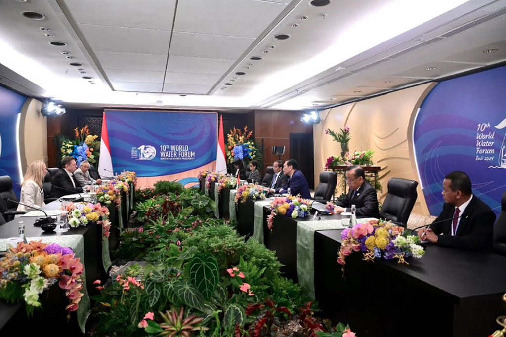 Terkait dengan kerja sama Starlink yang telah berjalan, Jokowi berharap Starlink dapat bersinergi dengan penyedia internet di Indonesia untuk menyediakan akses internet yang terjangkau, mengutamakan perlindungan konsumen, memberikan harga yang lebih murah untuk penggunaan layanan publik termasuk di puskesmas hingga sekolah terpencil di Indonesia.