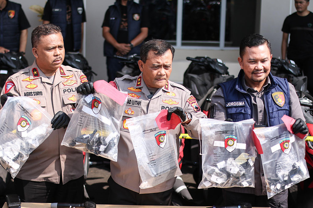 Modus Operandi Tindak Pidana adalah Pengiriman Sepeda Motor tanpa dokumen resmi dari Indonesia ke Vietnam