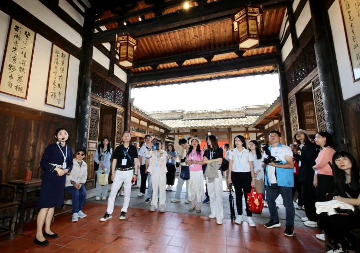 Perwakilan media dari puluhan negara mengikuti 'The 2024 International Digital Media Fuzhou Tour', yang bertujuan untuk mengunjungi dan mempromosikan sumber daya budaya dan pariwisata yang kaya di Fuzhou, serta vitalitas ekonomi digital yang sedang berkembang serta untuk lebih meningkatkan visibilitas dan pengaruh Fuzhou di kancah internasional.