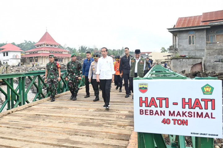 Jokowi memandang bahwa penanganan bencana di Sumatra Barat, termasuk di Kabupaten Agam dan Kabupaten Tanah Datar sudah berjalan dengan baik. Langkah-langkah tersebut mencakup evakuasi korban, penanganan pengungsi, hingga pembangunan infrastruktur darurat.