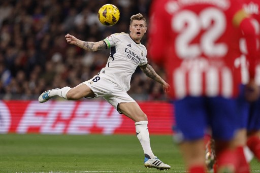 Kroos melakukan debutnya untuk Bayern di Bundesliga pada usia 17 tahun pada September 2007 dan memenangi gelar pertama dari tiga gelar Liga Jerman musim itu. Ia juga menjadi bagian dari skuad Bayern yang menjuarai Liga Champions pada 2013, meski tidak bermain di final.