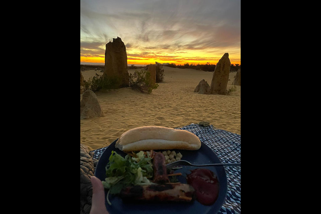 Nah, bagi kamu yang tertarik untuk menikmati pemandangan indah tersebut, harus merogoh kocek sekitar 182 dolar Australia atau sekitar Rp1,8 juta. Namun, biaya yang dikeluarkan cukup sepadan dengan keindahan alam yang ditampilkan. 