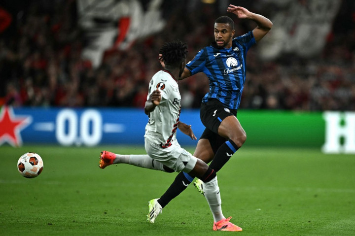 Pada babak kedua, kedua tim tidak menurunkan intensitas permainan. Leverkusen melancarkan serangkaian serangan untuk mengejar ketertinggalan.