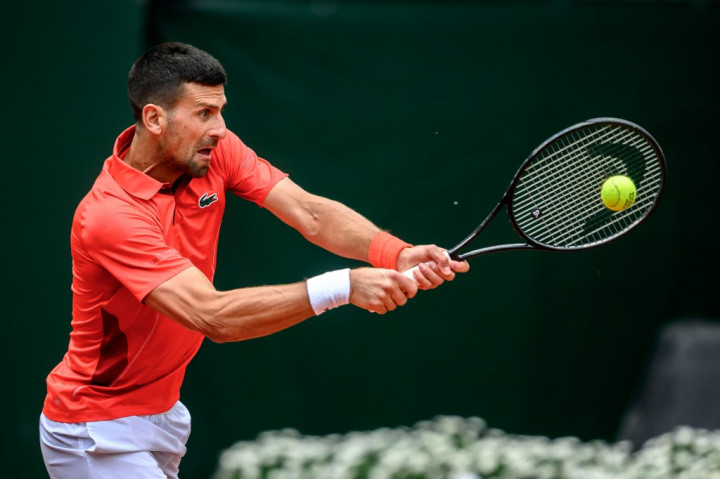 Novak Djokovic merayakan ulang tahunnya yang ke-37, Rabu, 22 Mei 2024, dengan kemenangan ke-1.100 dalam kariernya saat ia bersiap untuk mempertahankan gelar French Open, dengan maju ke perempat final Geneva Open.