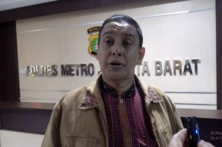 Sementara itu kuasa hukum korban, Azhami menyatakan apresiasi terhadap kerja keras aparat kepolisian yang berhasil meringkus terduga pelaku penusukan terhadap kliennya.