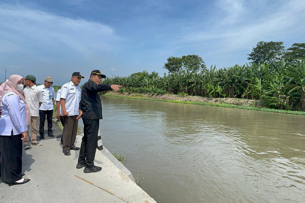 Plt Bupati Sidoarjo Subandi telah melakukan sidak didampingi Dinas PU Bina Marga dan Sumber Daya Air Kabupaten Sidoarjo beberapa hari lalu. Subandi meminta Dinas PU Bina Marga segera memperbaiki plengsengan itu dalam minggu ini. Kondisi plengsengan yang rusak itu tidak bisa dibiarkan lebih lama lagi karena membahayakan pengguna jalan.
