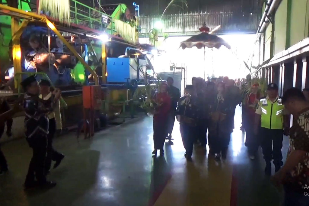 Ritual sakral ini digelar agar produksi gula melimpah, sehingga dapat mensejahterakan pihak pabrik gula dan para petani tebu di wilayah kerja PG Mojopanggung.