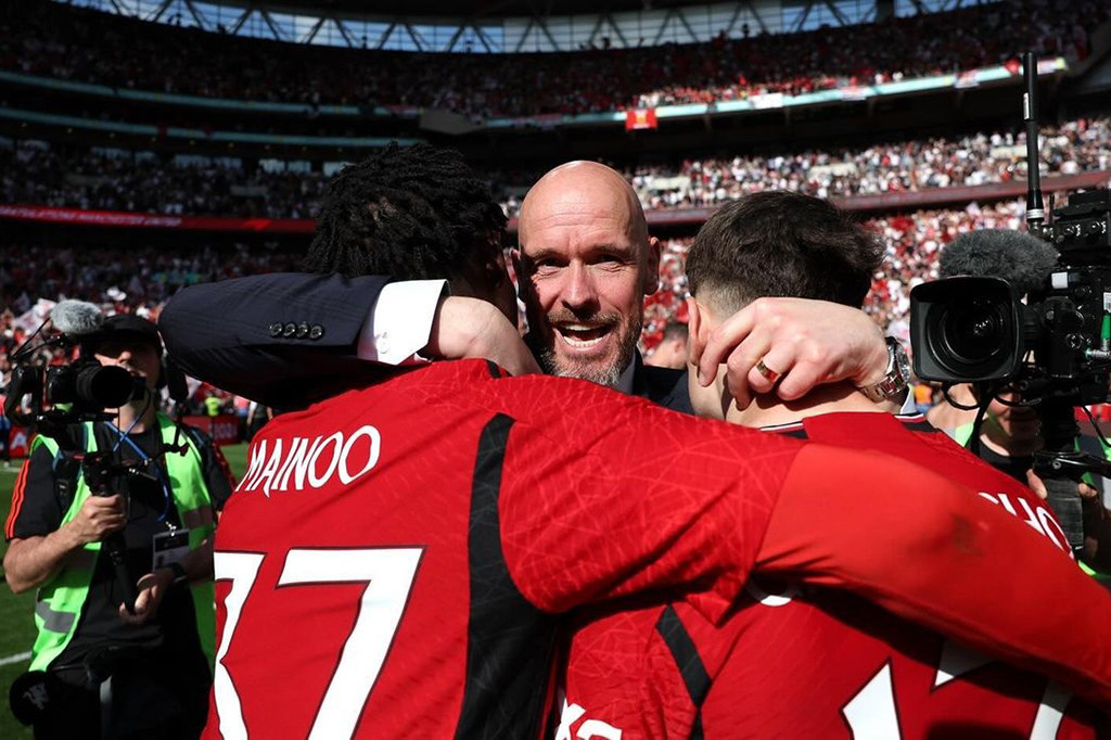 Memasuki babak kedua, City masih mempertahankan dominasinya. Hal ini tak lepas dari strategi MU untuk menurunkan intensitas tekanan.