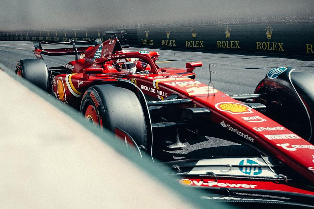 Pebalap Ferrari Charles Lecrerc melanjutkan performa gemilangnya ketika menjadi yang tercepat pada latihan kedua dan ketiga dengan meraih pole position pada Formula 1 (F1) seri kedelapan Grand Prix (GP) Monaco 2024 di Sirkuit Monaco setelah mencatatkan waktu 1 menit 10,270 detik pada kualifikasi, Sabtu, 25 Mei 2024.