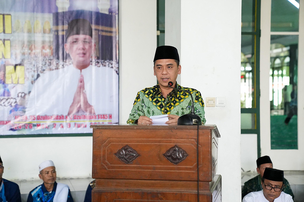 Wakil Menteri Agama Saiful Rahmat Dasuki, Sabtu, 25 Mei 2024 melepas keberangkatan 353 calon haji kloter 53 SOC asal Kabupaten Sleman menuju Asrama Haji Donohudan.