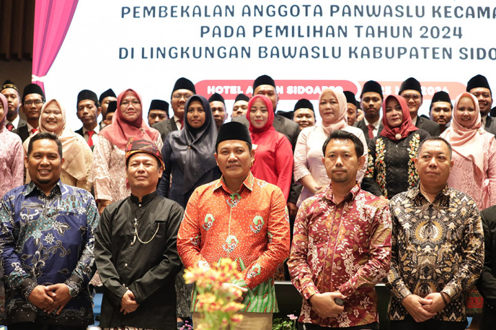 Ketua Bawaslu Sidoarjo Agung Nugraha mengatakan, pelantikan dan pengukuhan panwascam ini menjadi sebuah komitmen, pihaknya siap mensukseskan pilkada 27 November 2024 mendatang. Bawaslu juga siap berkoordinasi dan bersinergi guna keberlangsungan jalannya pilkada di Kabupaten Sidoarjo.